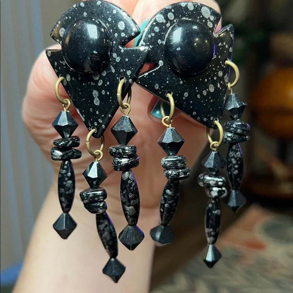 Chunky VTG Southwestern 80s Arrowhead Splatter Beaded Dangle Statement Earrings